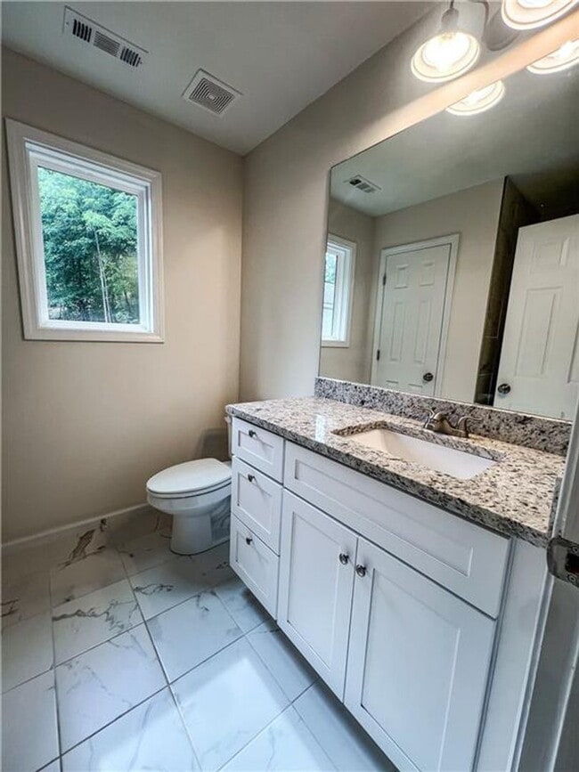 Building Photo - 2 Bedroom Single Family Home - Forsyth County