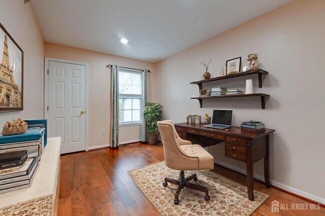 Building Photo - 609 Blossom Cir