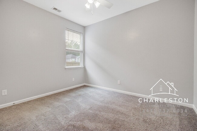 Building Photo - 403 War Admiral Ln