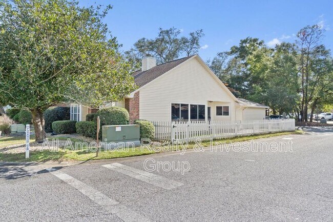 Building Photo - 110 Parkwood Dr