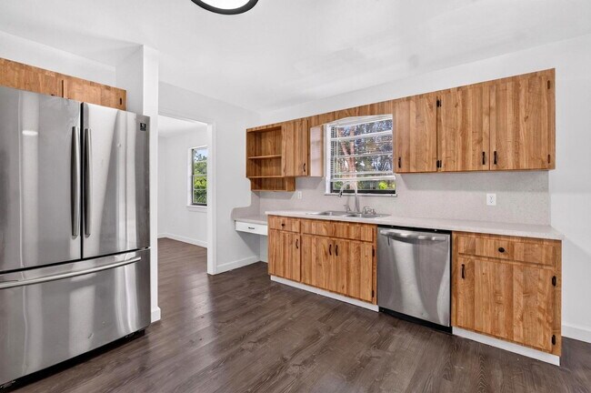 Building Photo - 5989 Coconut Blvd