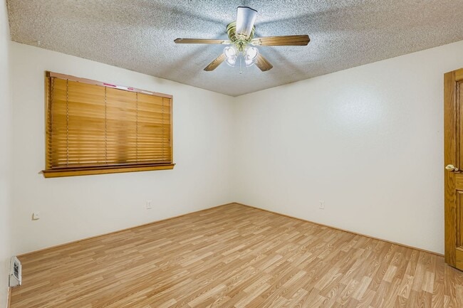 Building Photo - Stunning 3/2.5 home in Arvada!