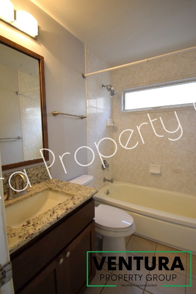 Building Photo - Charming 3-Bedroom with 2 Baths in East Ventura – Spacious 1513 Sq Ft Gem on Burlington Ave!