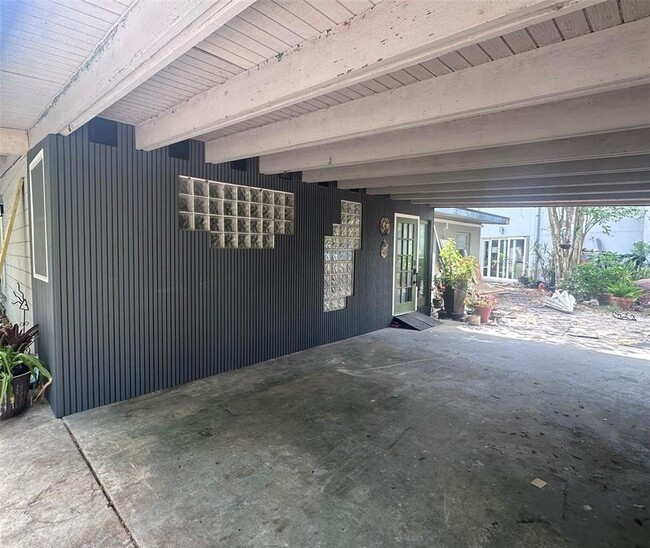 Building Photo - 5023 Inverness Dr