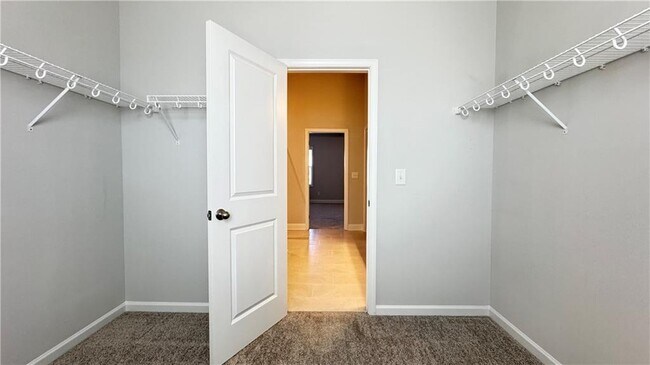 Building Photo - 4587 Silver Oak Dr SW