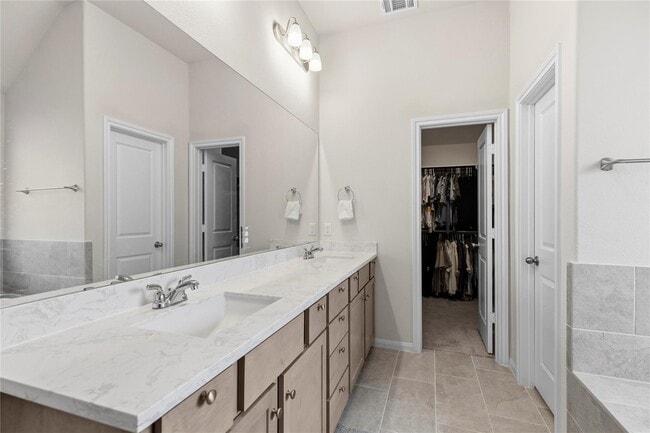 Building Photo - 2602 Arbor Edge Crossing