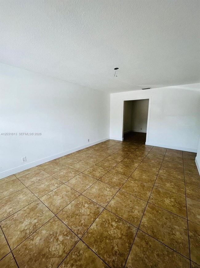Building Photo - 7701 SW 10th Ct