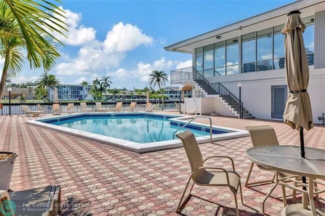 Building Photo - 3113 S Ocean Dr