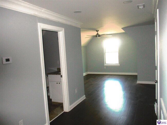 Building Photo - 130 Diamond Ct