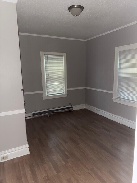 Building Photo - 3233 Chicago Ave