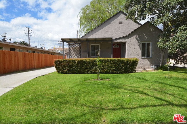 Building Photo - 179 W Spazier Ave