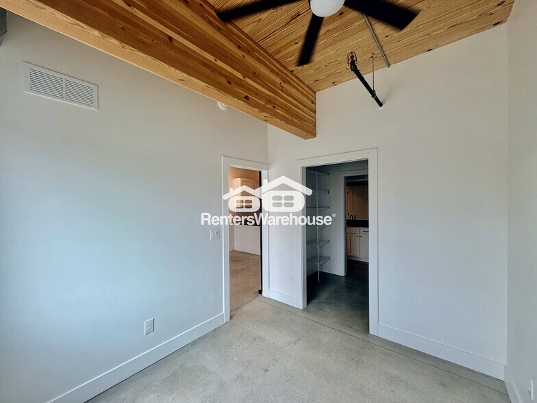 Building Photo - 2701 Ingersoll Ave