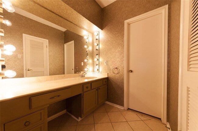 Building Photo - 3780 Tanglewilde St