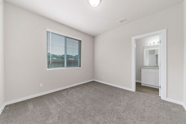 Building Photo - 3 Bedroom/3.5 Bath The Preserve At the Dom...