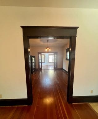 Building Photo - Beautiful 3 Bedroom Home in the Heart of Q...
