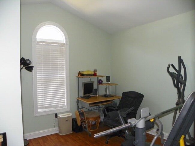 Building Photo - 4112 Huntsmoor Ln