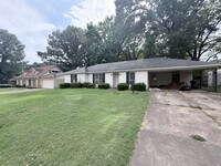 Building Photo - 3331 Fox Chase Dr