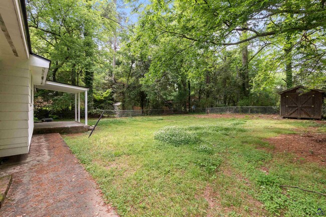 Building Photo - 846 S Forest Lake Dr