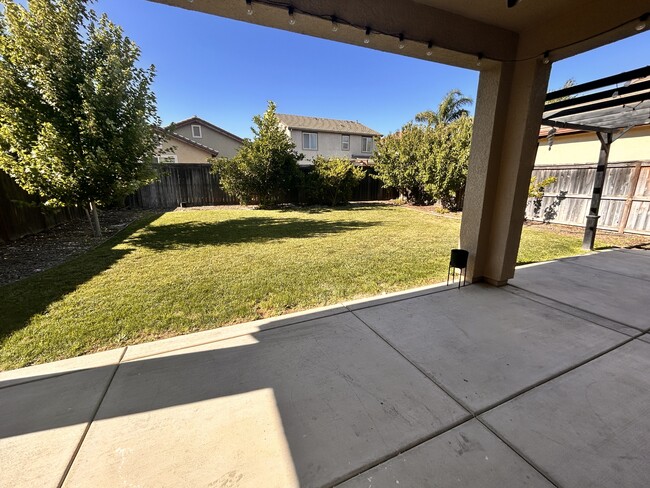 Building Photo - 10476 Fossil Way