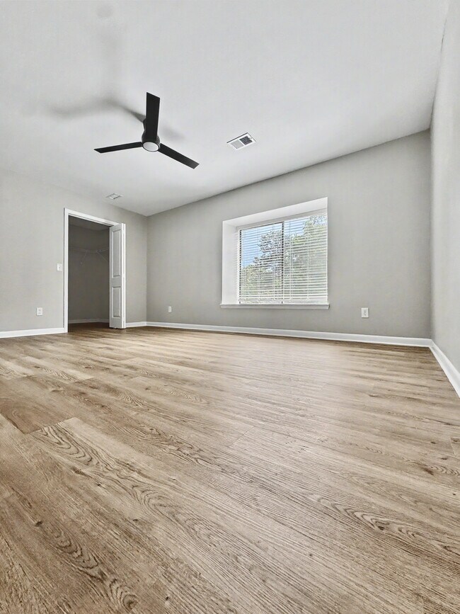 Building Photo - Yacht Cove Condo