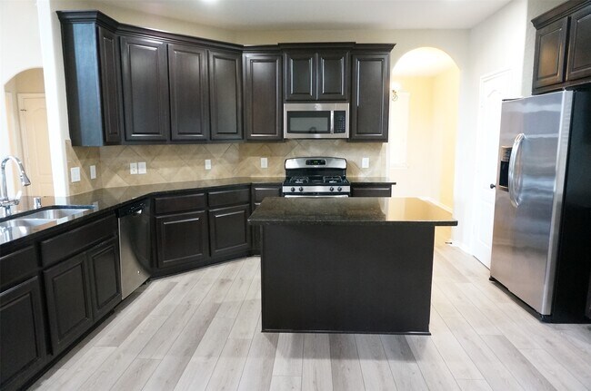 Building Photo - 6015 Mystic Berry Dr