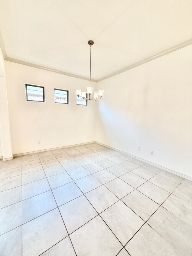 Building Photo - "Charming 3-Bedroom Oasis with 2 Full Baths in Odessa's Heart – Expansive 1895 Sq. Ft.!"