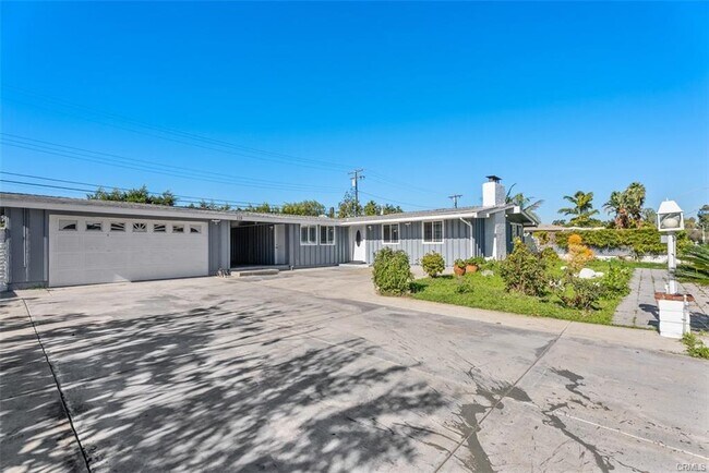 Building Photo - 115 S Gilbert St