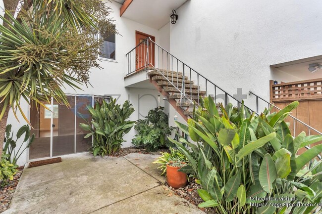 Building Photo - 280 Prague St