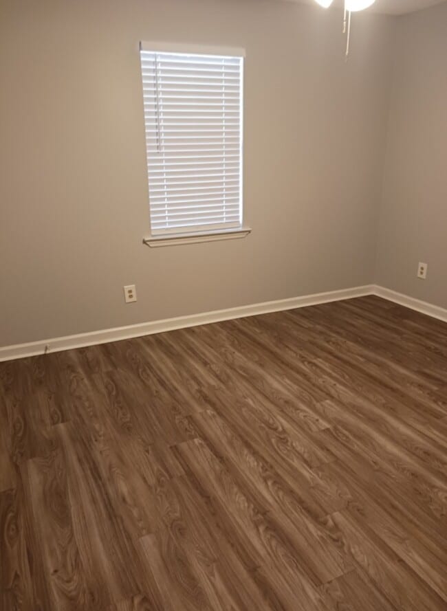 Building Photo - 1701 Somerville Rd SE