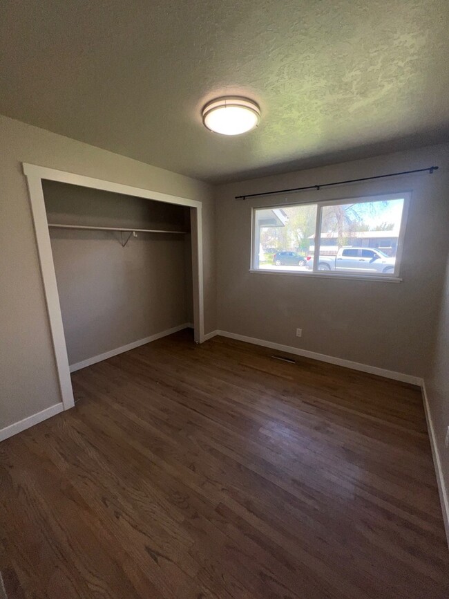 Building Photo - 3 Bed 2 Bath Home in Boise!