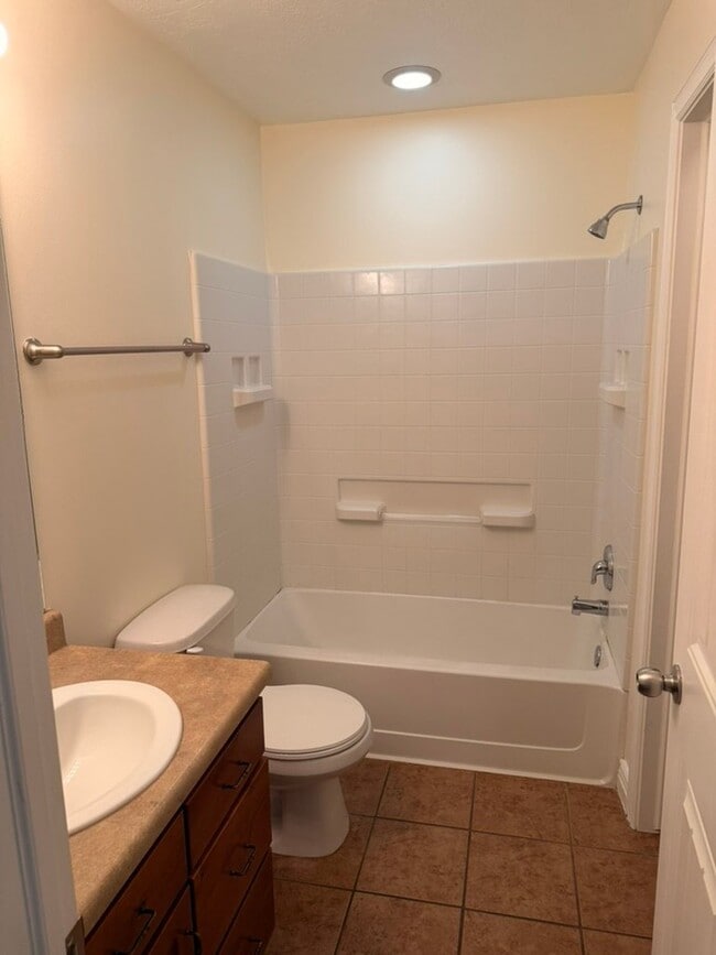 Building Photo - 4510 Stone Creek Rd