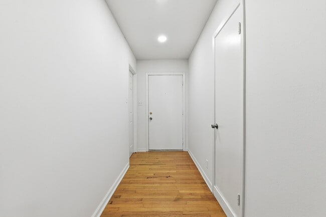 Building Photo - 7138 Mobud Dr