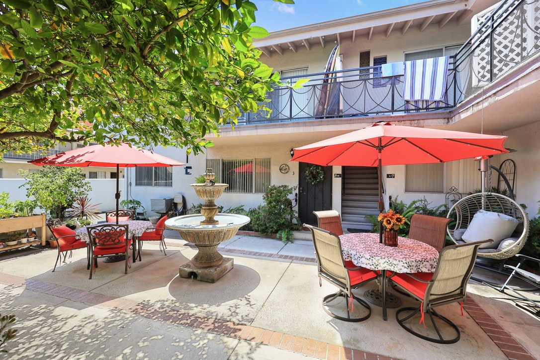 Patio Courtyard 2 - 11130 Huston St