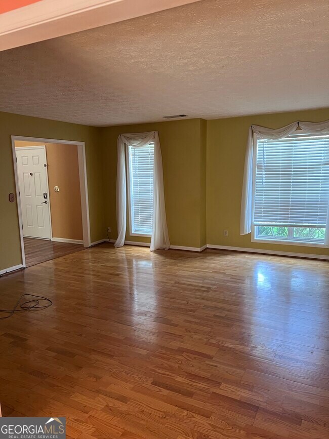 Building Photo - 2118 Hunters Branch Ct
