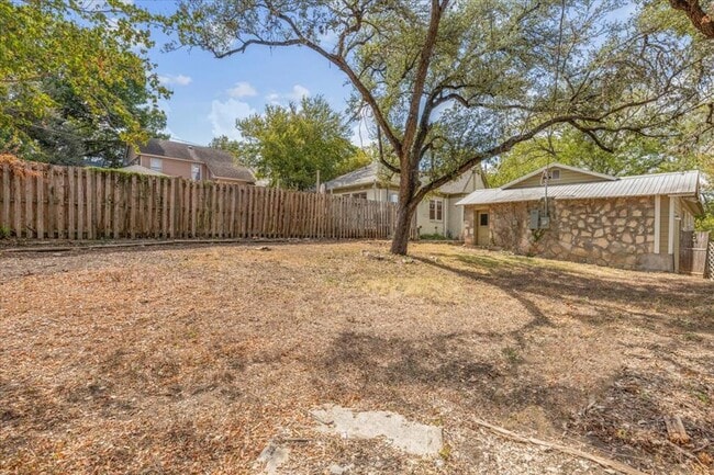 Building Photo - 1801 Travis Heights Blvd