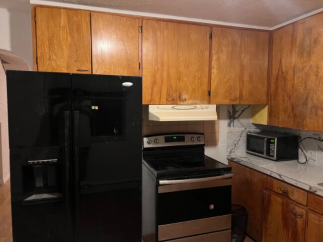 Building Photo - 1644 Chester St