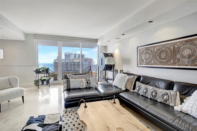 Building Photo - 781 Crandon Blvd