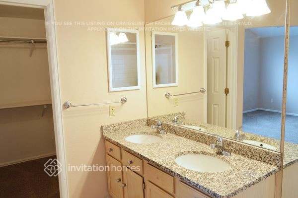 Building Photo - 12175 Elm Way