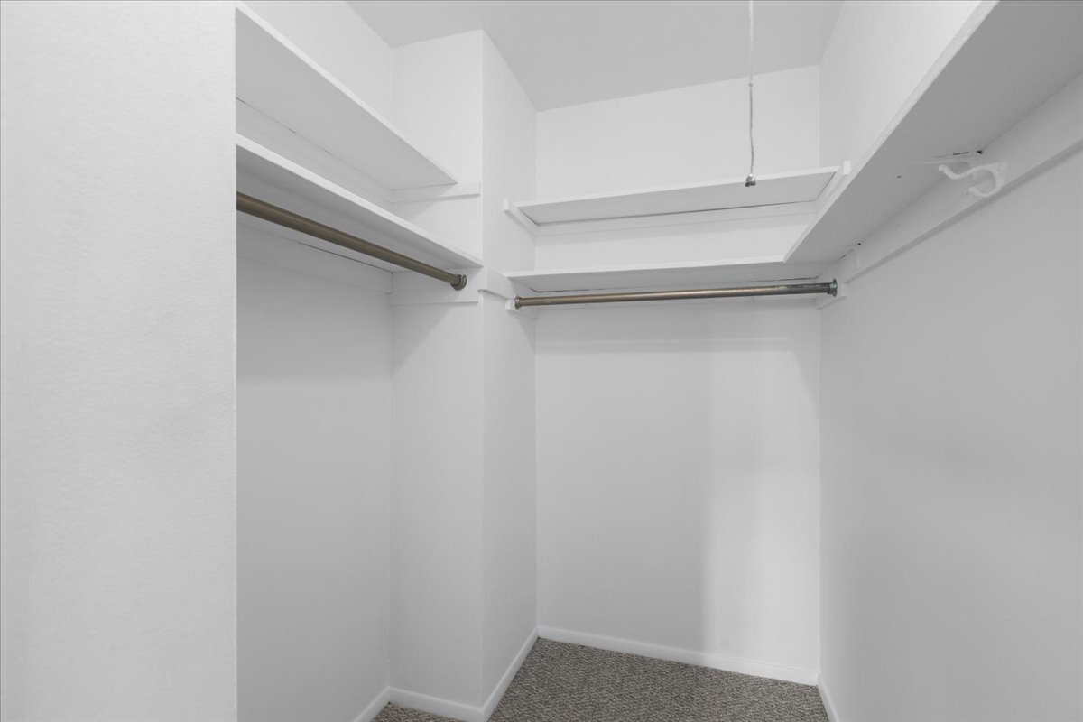 Building Photo - 2970 N Lake Shore Dr