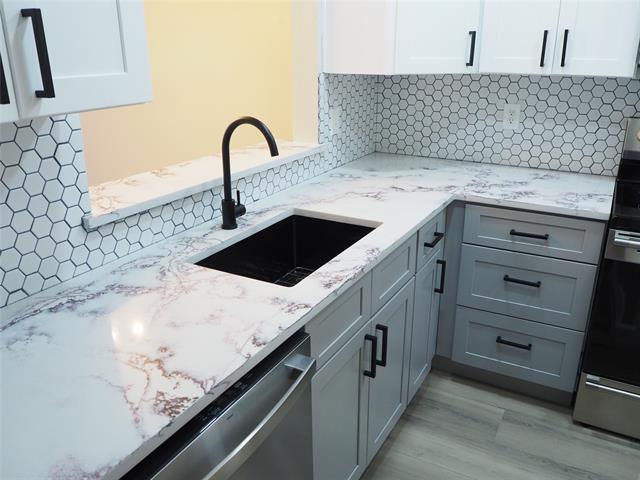 Building Photo - 962 S Weatherred Dr