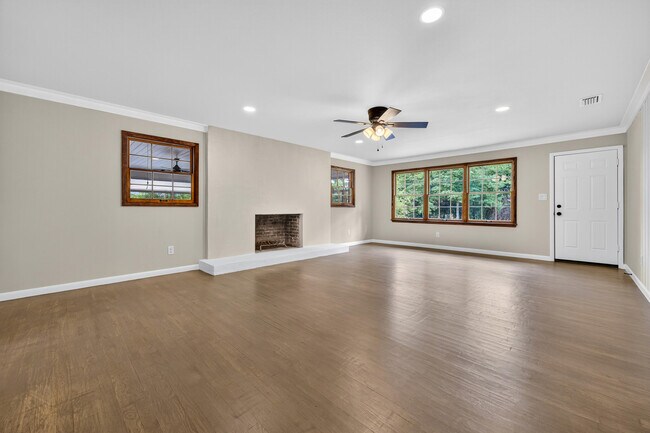 Building Photo - 758 9th Ave