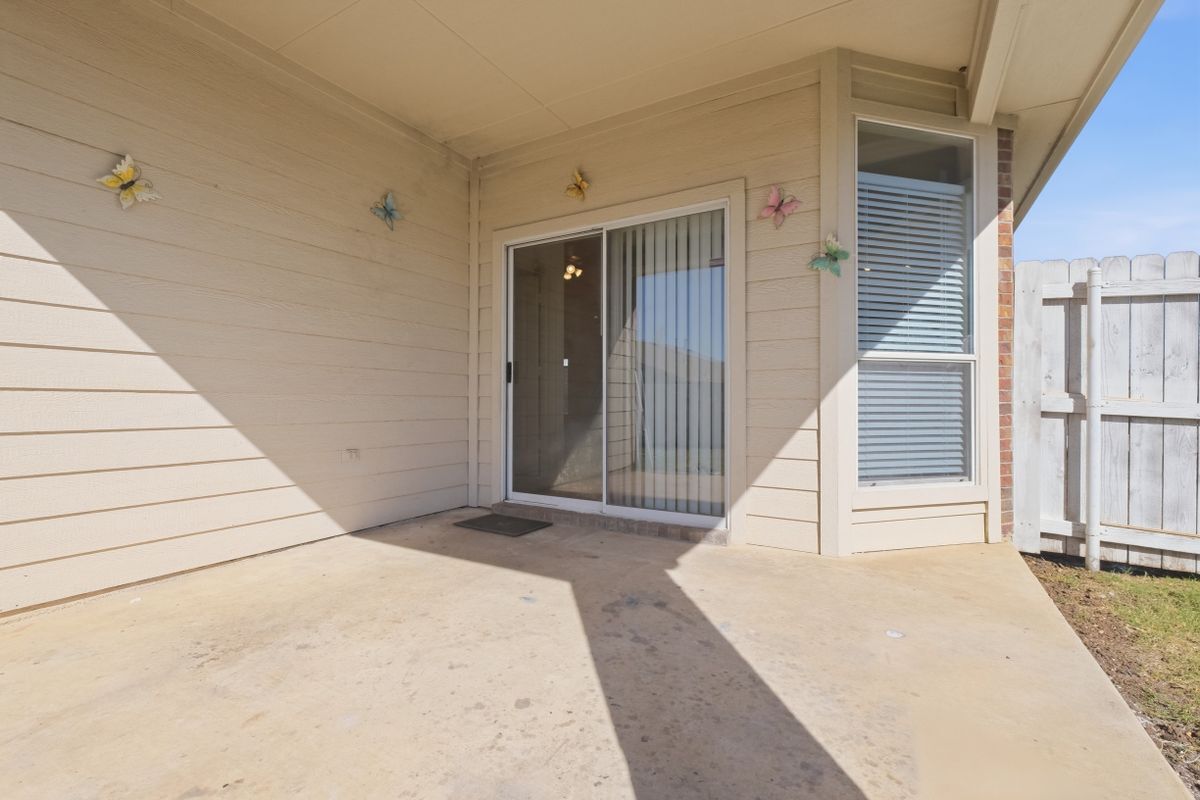 Building Photo - 2016 Priscella Dr