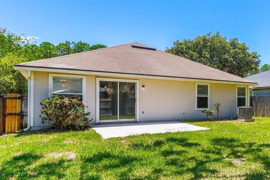 Building Photo - 8073 Leafcrest Dr