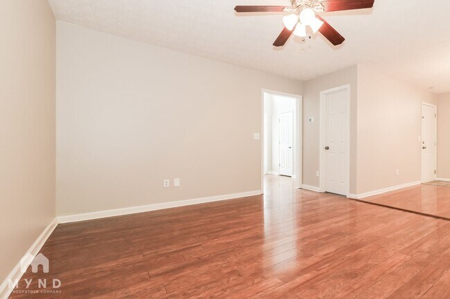Building Photo - 279 Bainbridge Cir