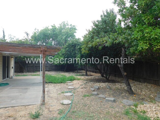 Building Photo - 101 Kennelford Cir