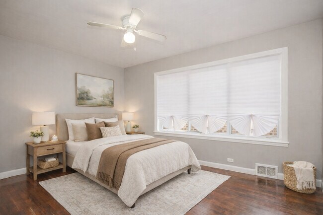 Building Photo - 9111 S Kingston Ave