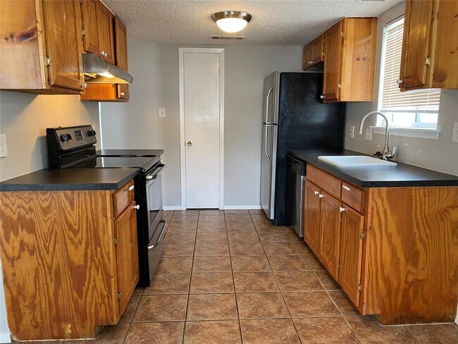 Building Photo - 3419 Willowrun Dr