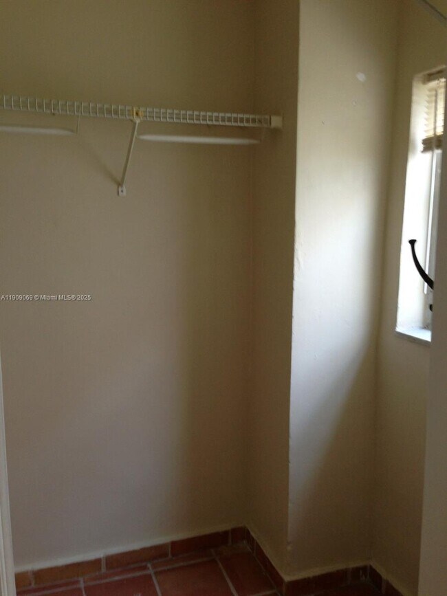 Building Photo - 215 30th St