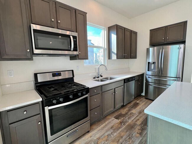 Building Photo - Luxury Living at Suwerte 2 Bedroom 2.5 Bat...