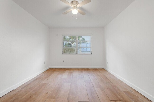 Building Photo - 7831 SW 56th St